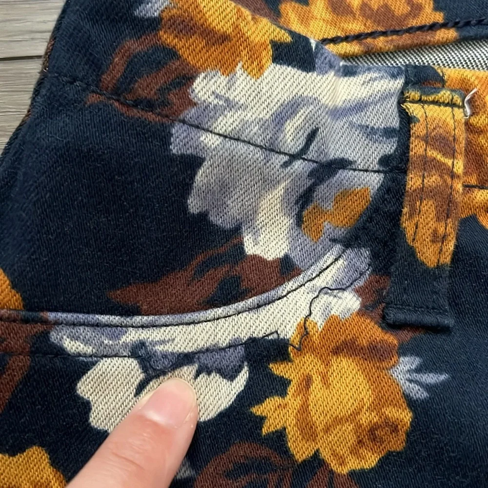 Faded Glory Women’s Navy Blue Floral Print Pull On  Stretchy Pants Size M‎